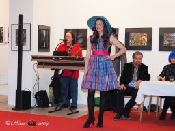 Fashion Show in der Contemplor Galerie Wien am 14. 03. 2024